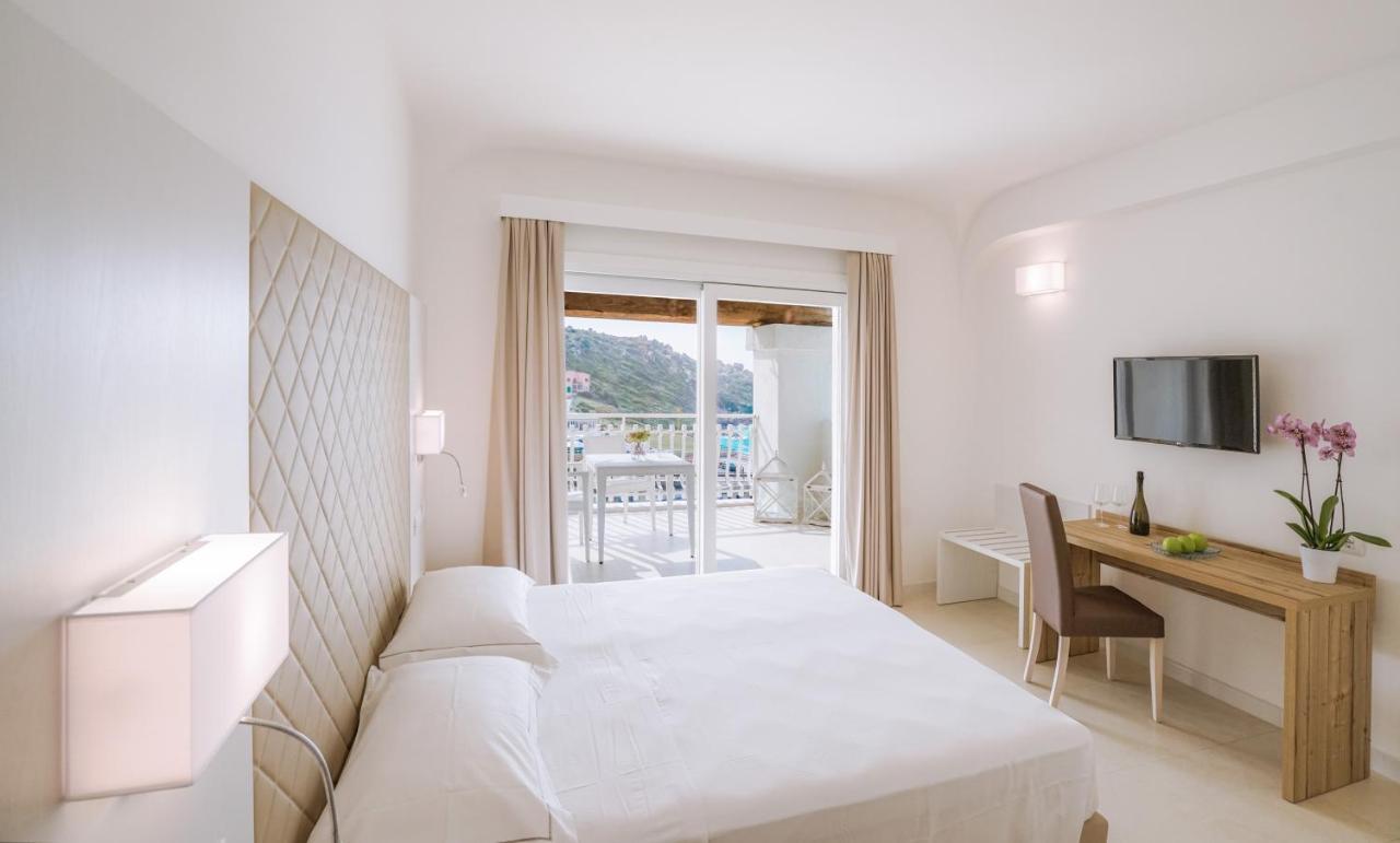 Hotel Moresco Santa Teresa Gallura Eksteriør bilde