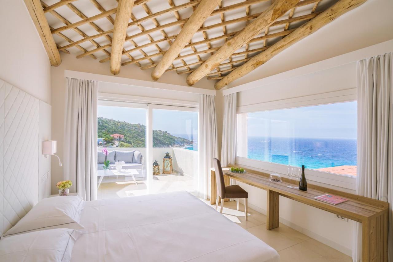 Hotel Moresco Santa Teresa Gallura Eksteriør bilde