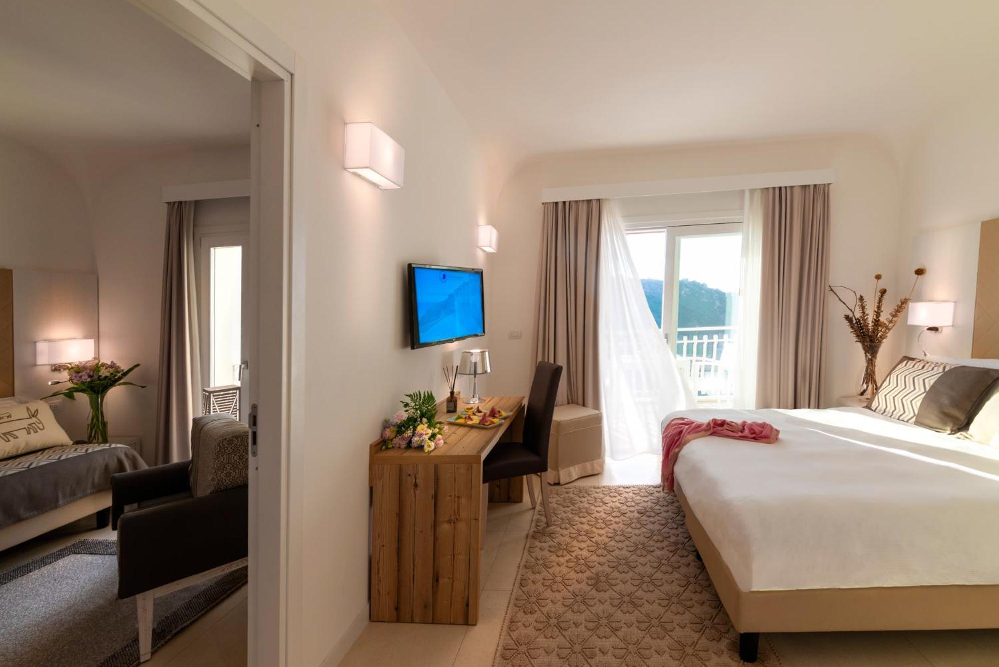 Hotel Moresco Santa Teresa Gallura Eksteriør bilde
