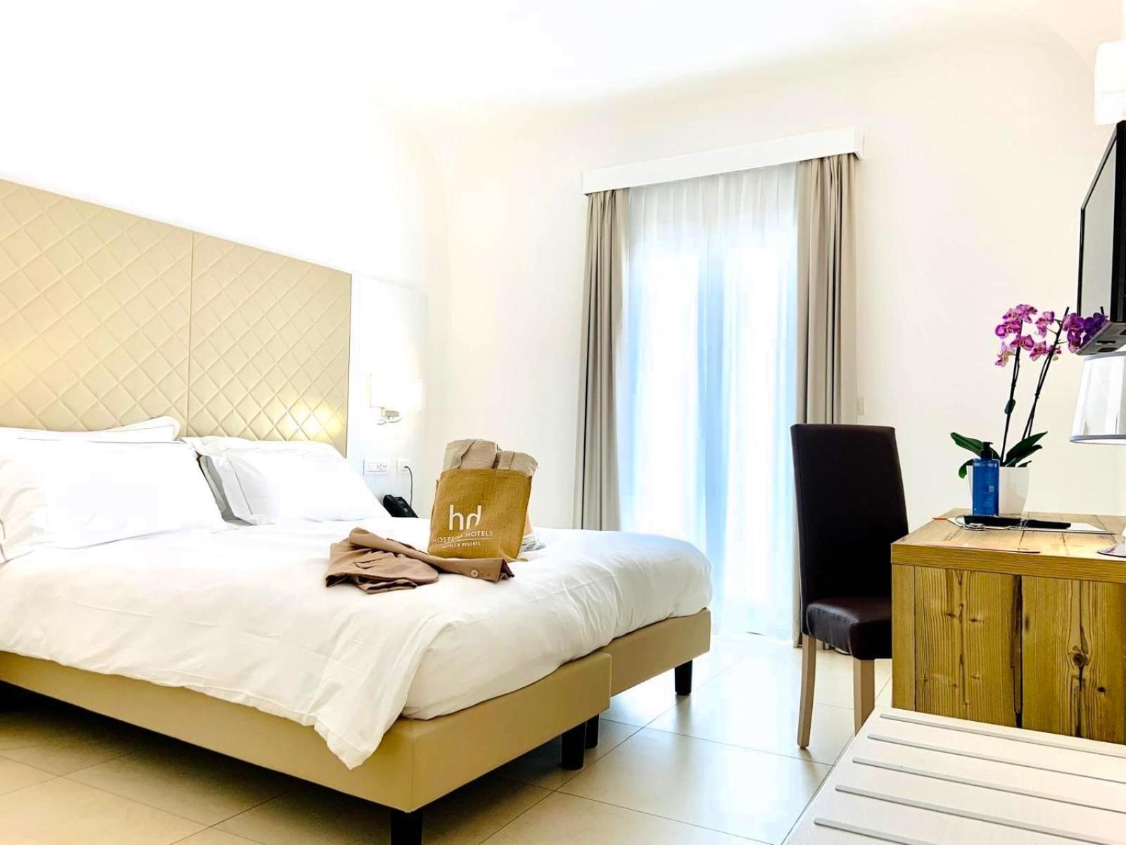 Hotel Moresco Santa Teresa Gallura Eksteriør bilde
